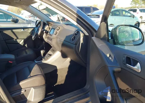 2017 Volkswagen Tiguan 2.0T/2.0T S z USA, uszkodzony, nr VIN WVGAV7AX9HK027672